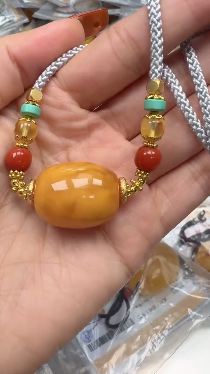 裸石琥珀未镶嵌如图