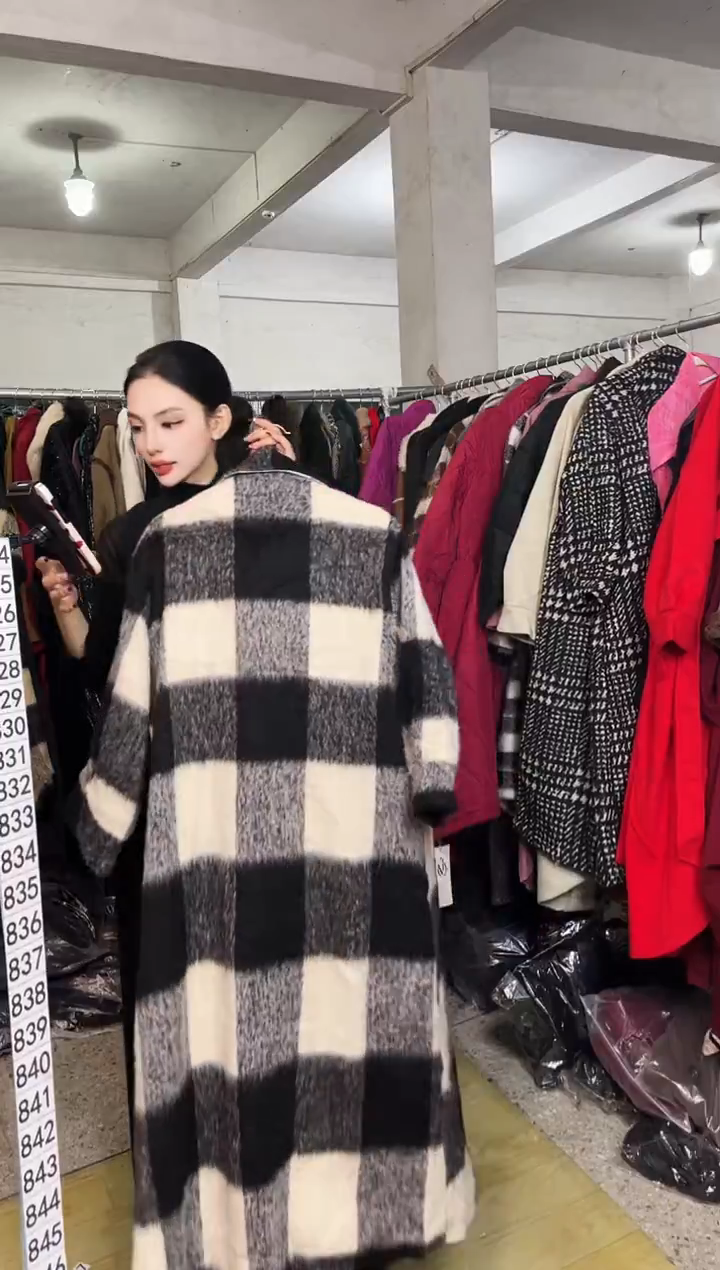 241闪购外套外披马甲打底裤子