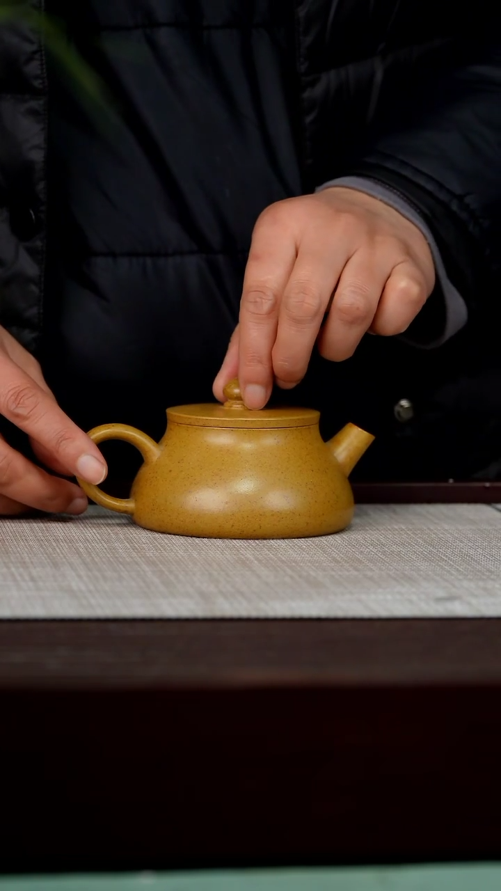 【闪购商品】宜兴原矿紫砂壶茶壶150C