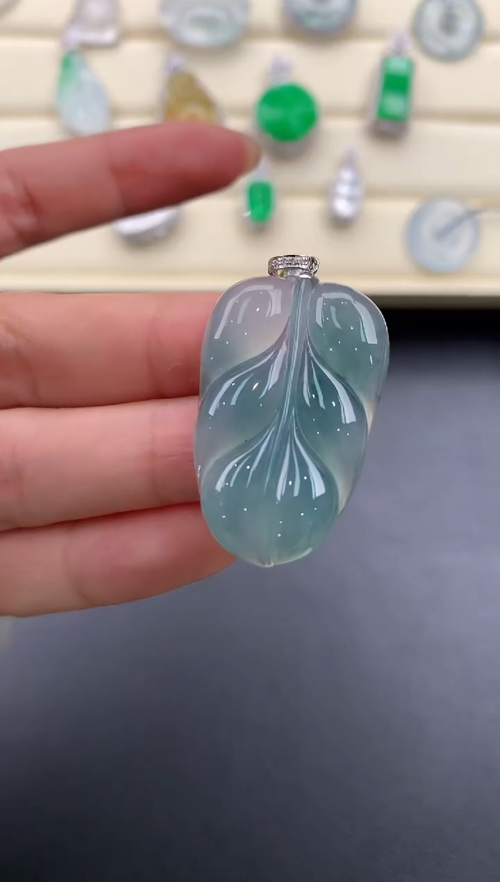 【闪购商品】翡翠颈饰18K金镶嵌X276       