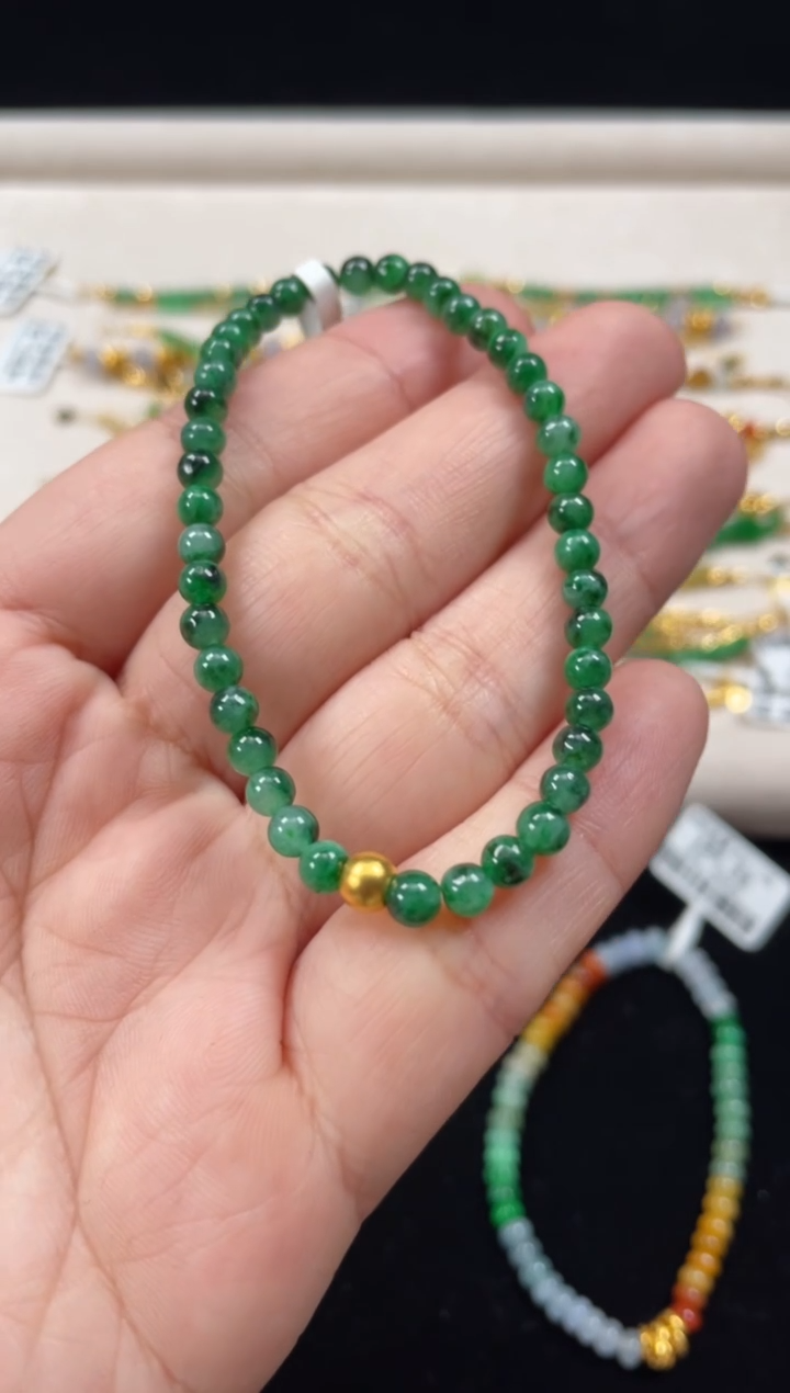 足金镶嵌手串翡翠一条  P236