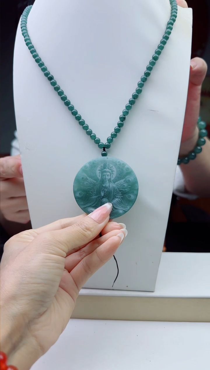 颈饰未镶嵌翡翠多样性发其一