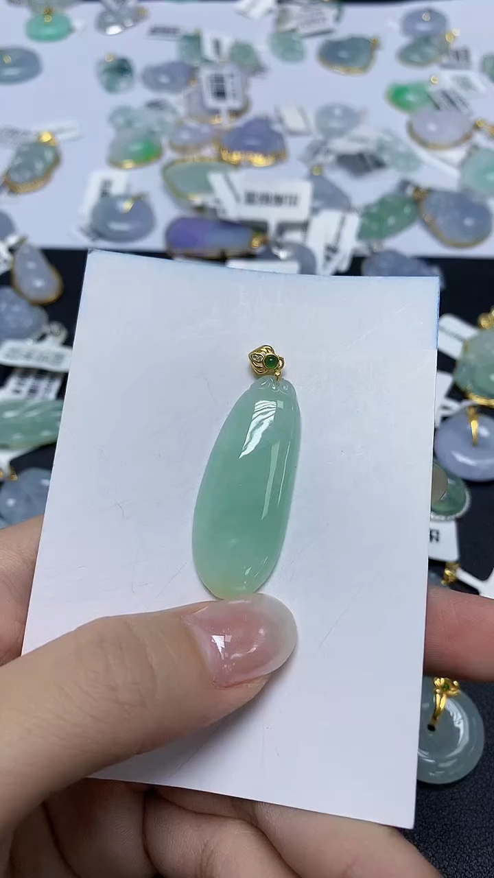 翡翠未镶嵌颈饰天然缅甸翡翠A货