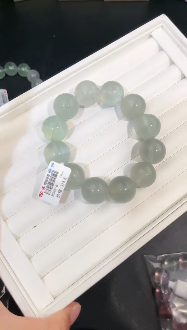 【闪购商品】手链未镶嵌萤石多样性发一奶绿19mm
