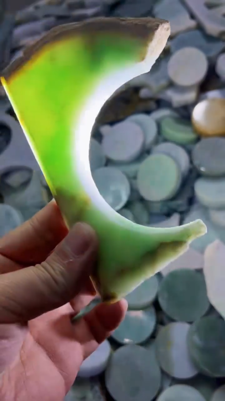 【闪购商品】翡翠挂件未镶嵌A货康壹973