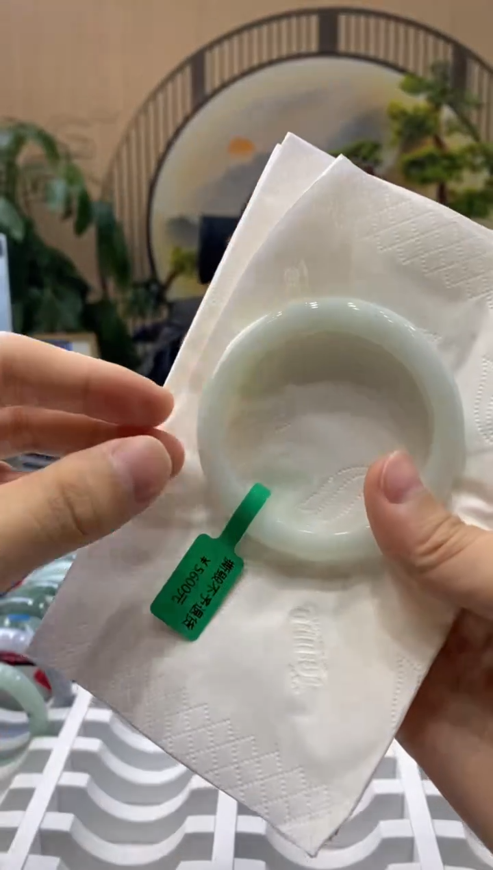 【闪购商品】翡翠手镯未镶嵌000009527