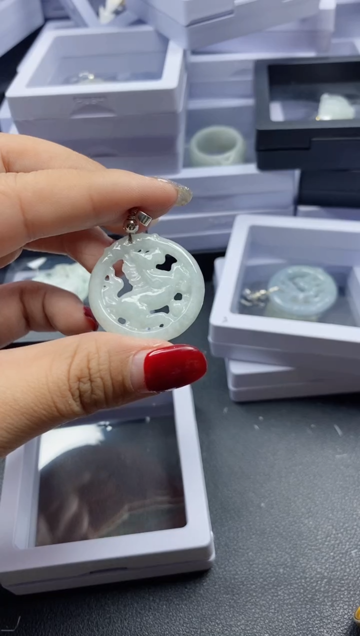【闪购商品】翡翠吊坠(不含链)未镶嵌33283