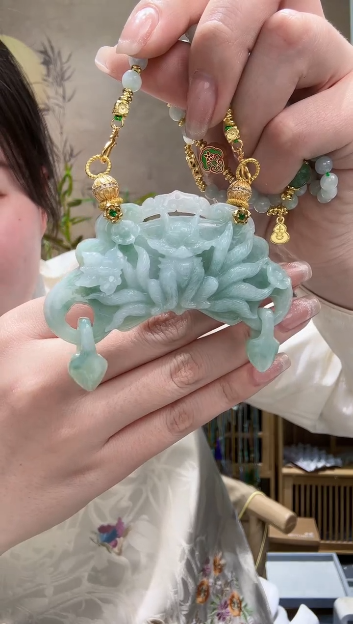 【闪购商品】翡翠颈饰未镶嵌吊坠