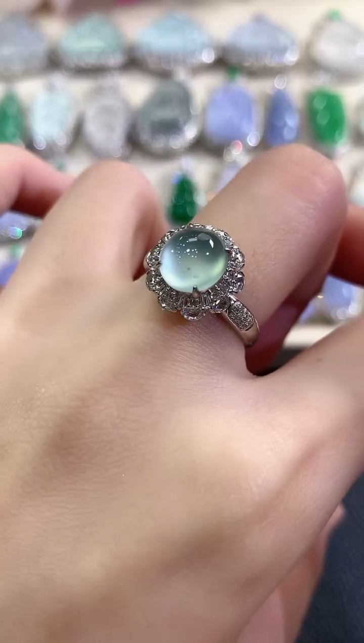 18K金镶嵌戒指翡翠冬日珠宝W9