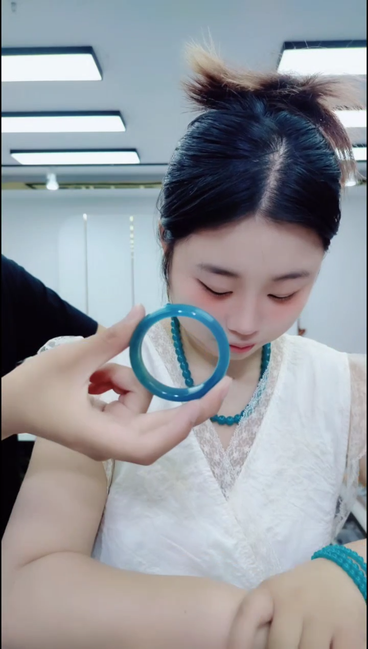 玛瑙/玉髓颈饰合金往**生2123手镯