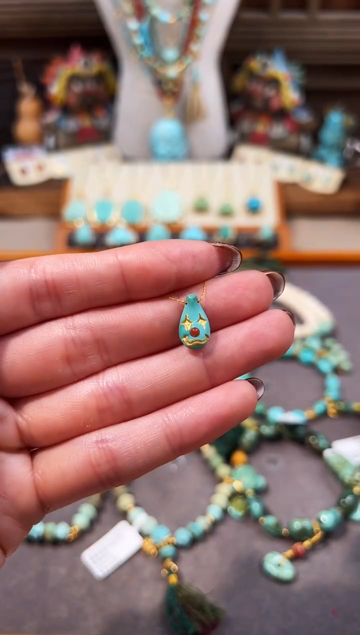 未镶嵌绿松石配饰小丑卡子