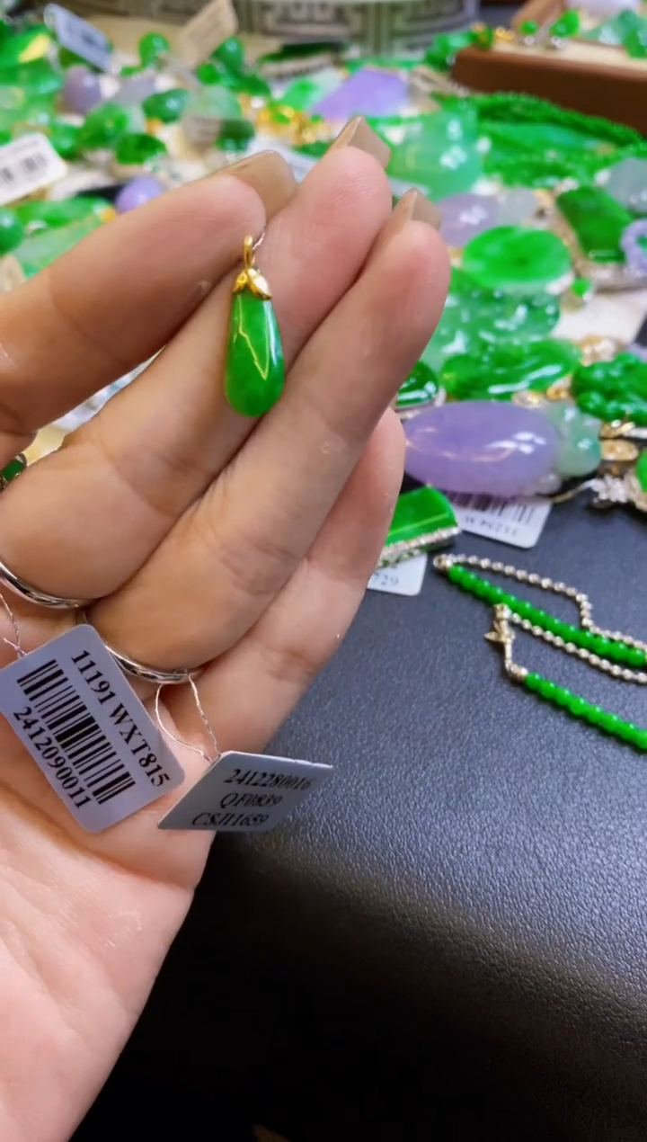 【闪购商品】定制翡翠18K金镶嵌吊坠