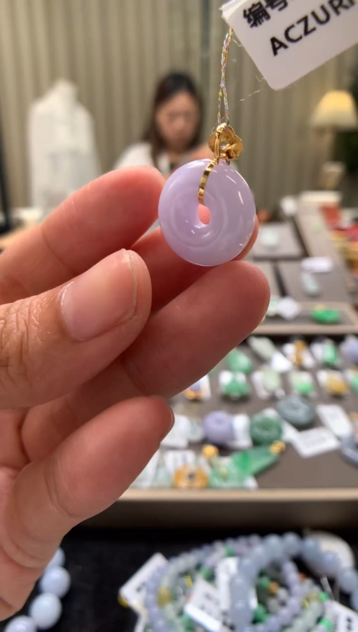 翡翠18K金镶嵌颈饰甜甜圈