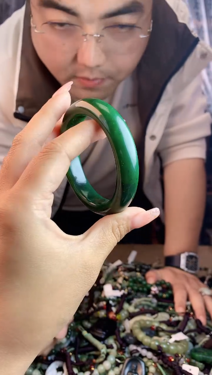 【闪购商品】和田玉手镯未镶嵌1