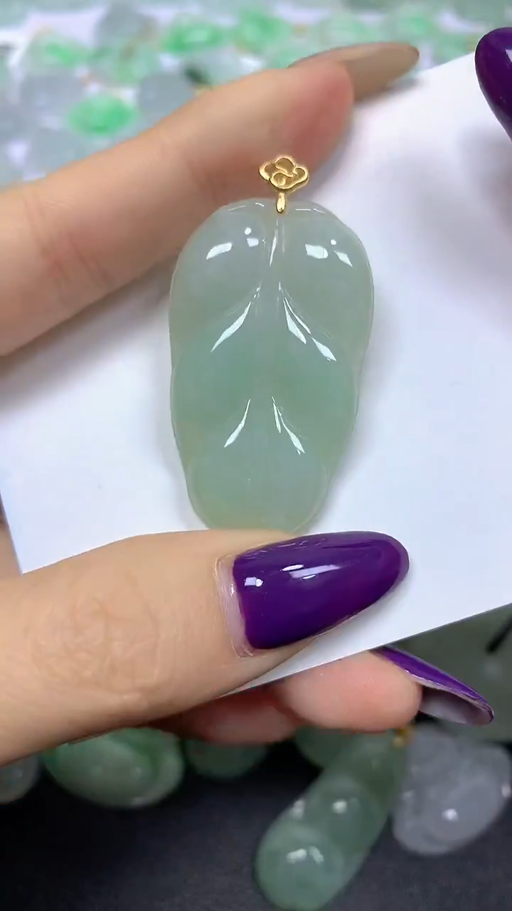 颈饰未镶嵌翡翠 