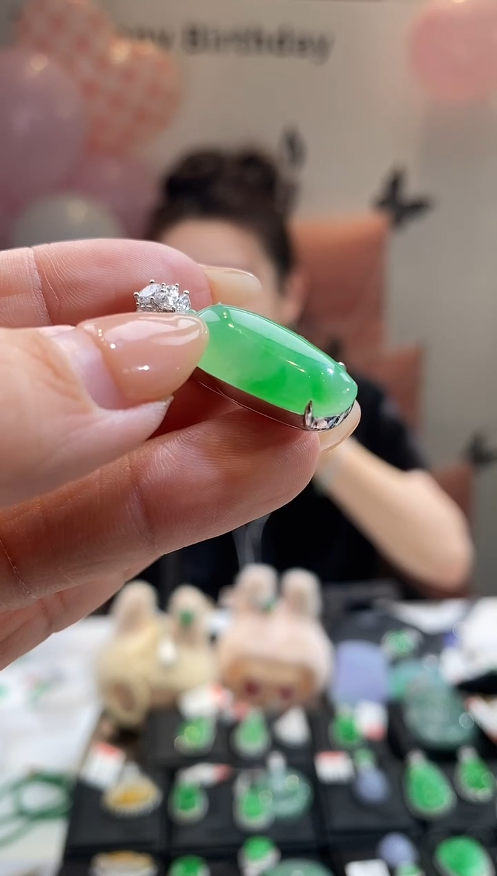 吊坠(不含链)18K金镶嵌翡翠咿****呀福瓜