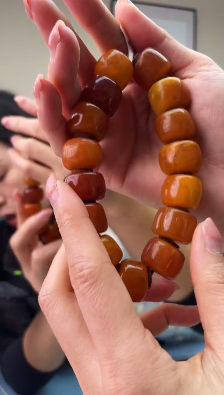 琥珀未镶嵌珠宝奇石T0微瑕假一罚十，多样性发一件