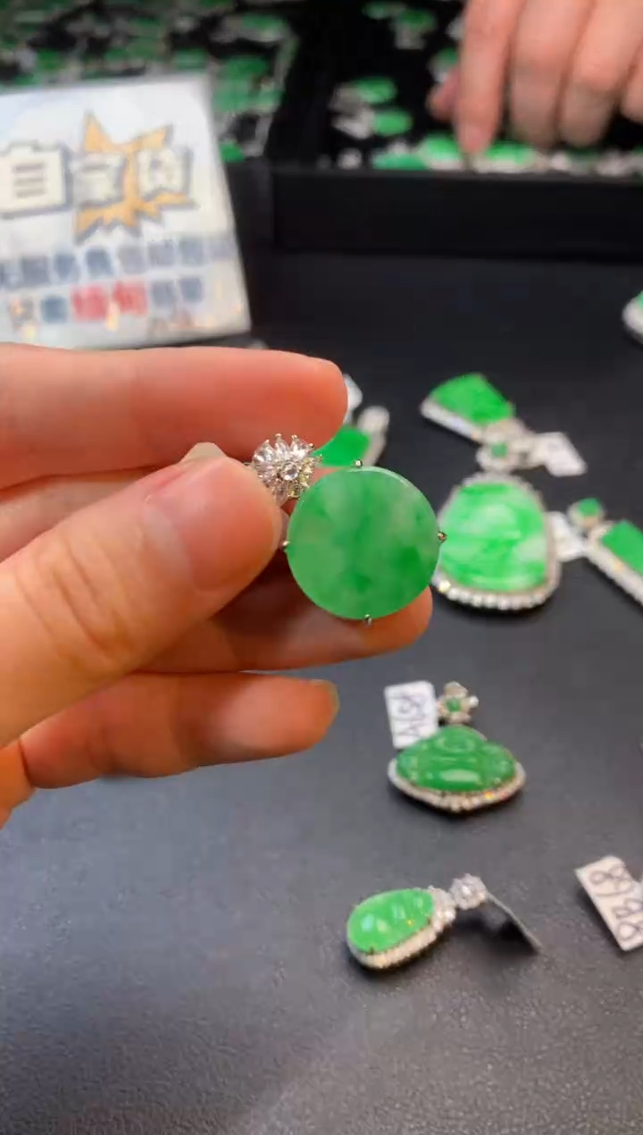 【闪购商品】翡翠颈饰银S925镶嵌翡翠