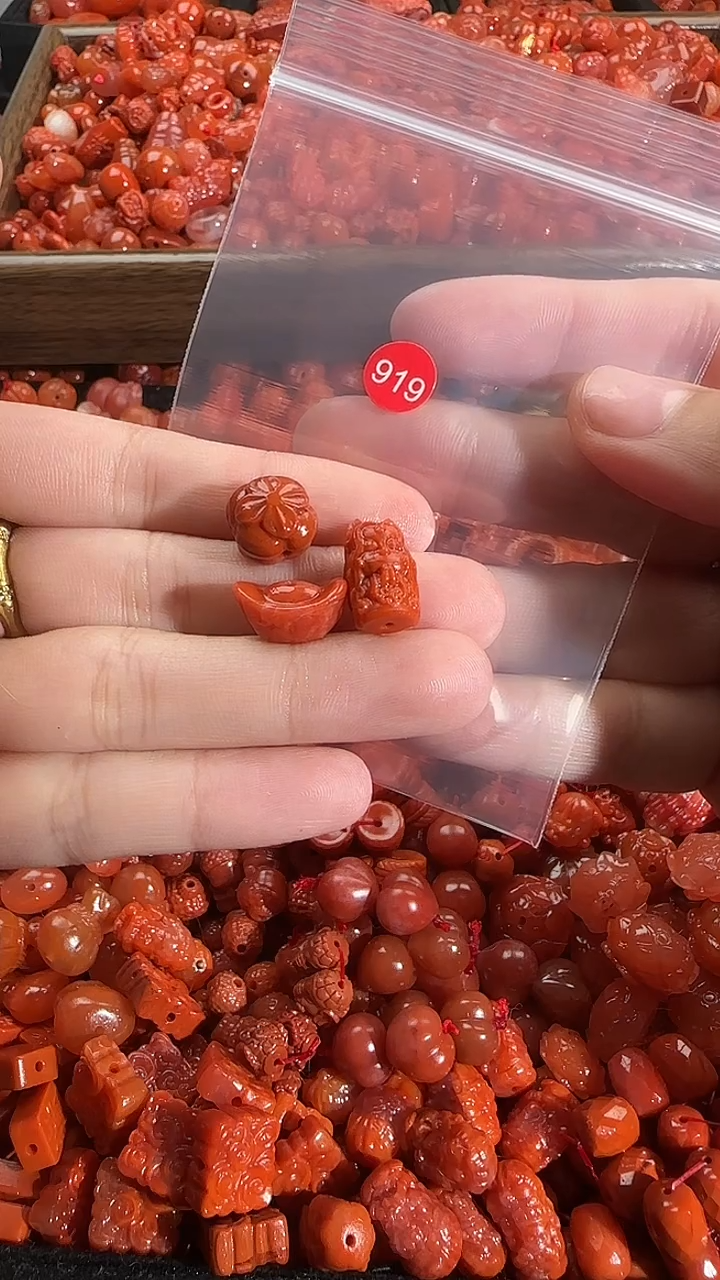颈饰未镶嵌南红玛瑙1