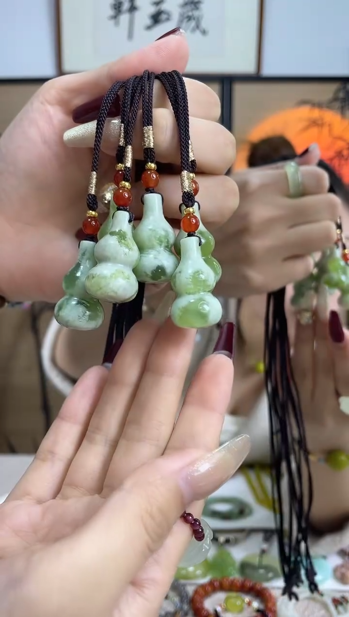 【闪购商品】岫玉葫芦未镶嵌多样性发货其中发一