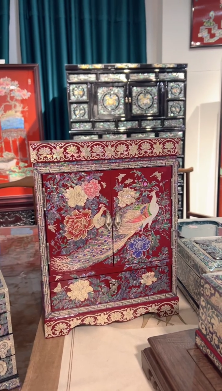 【闪购商品】高柜四层弘贝雅螺钿漆器文化馆