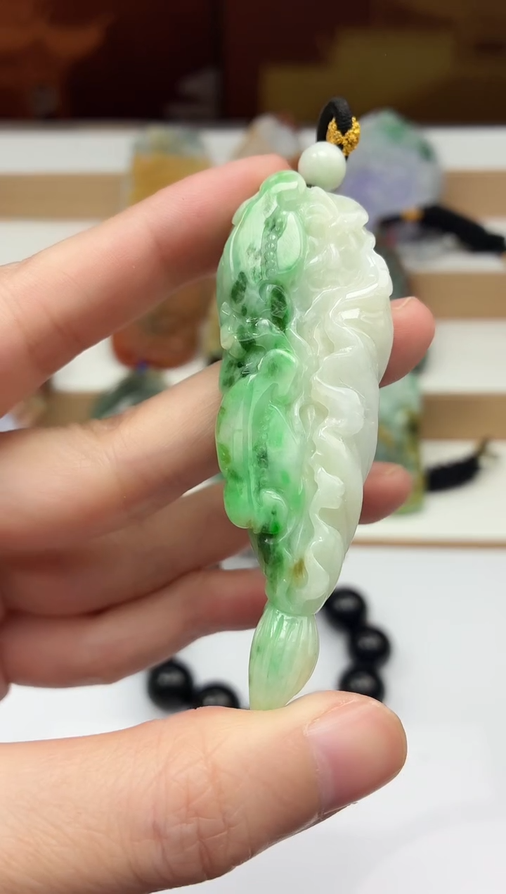 颈饰未镶嵌翡翠牌子