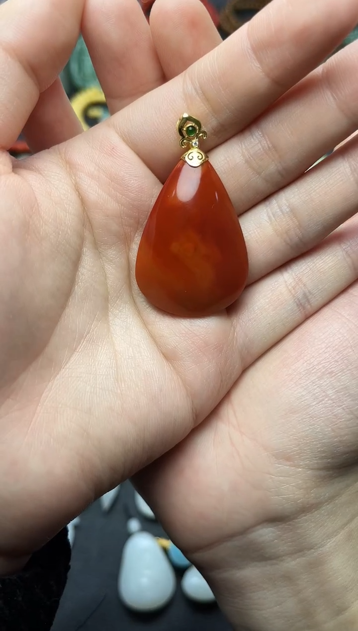 18K金镶嵌颈饰南红玛瑙水滴06