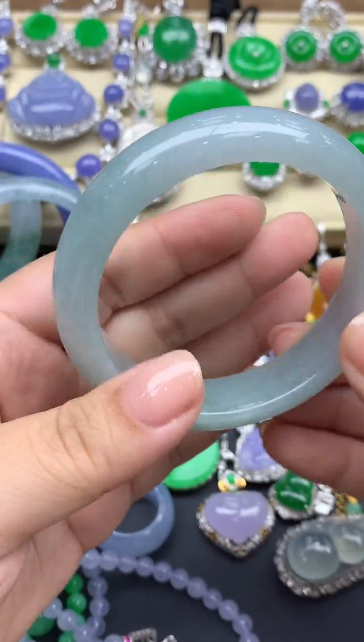 翡翠手镯未镶嵌730-春日珠宝