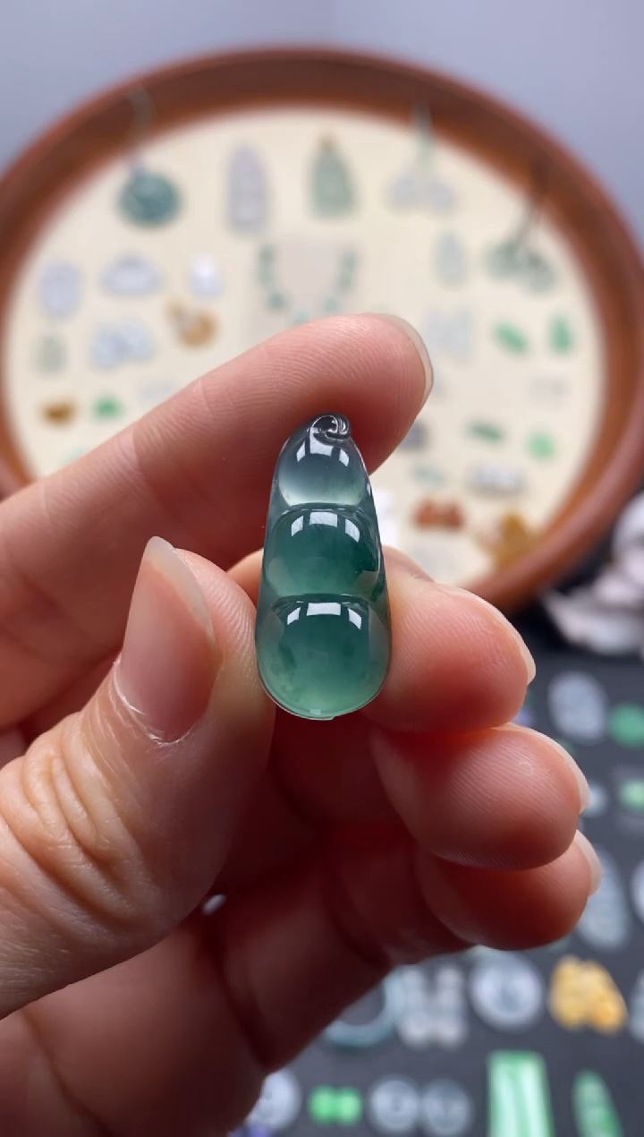 颈饰未镶嵌翡翠冰飘緑豆子/芬