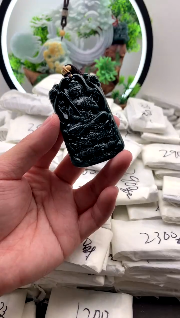 【闪购商品】翡翠颈饰未镶嵌虚空藏