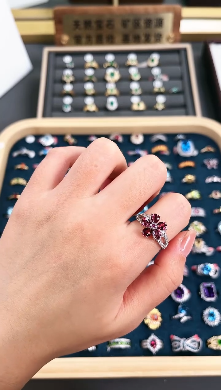 【闪购商品】石榴石戒指银S925镶嵌w651