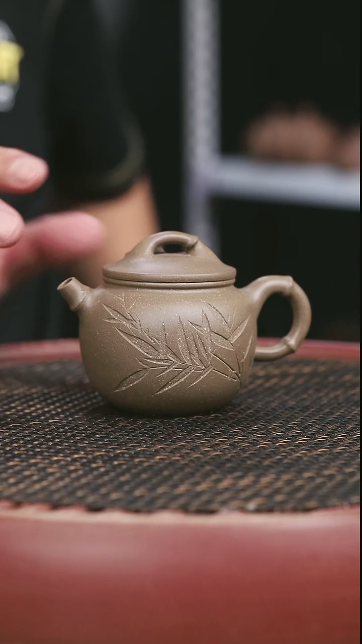 茶壶紫砂11号蟹壳青竹节150CC刻绘