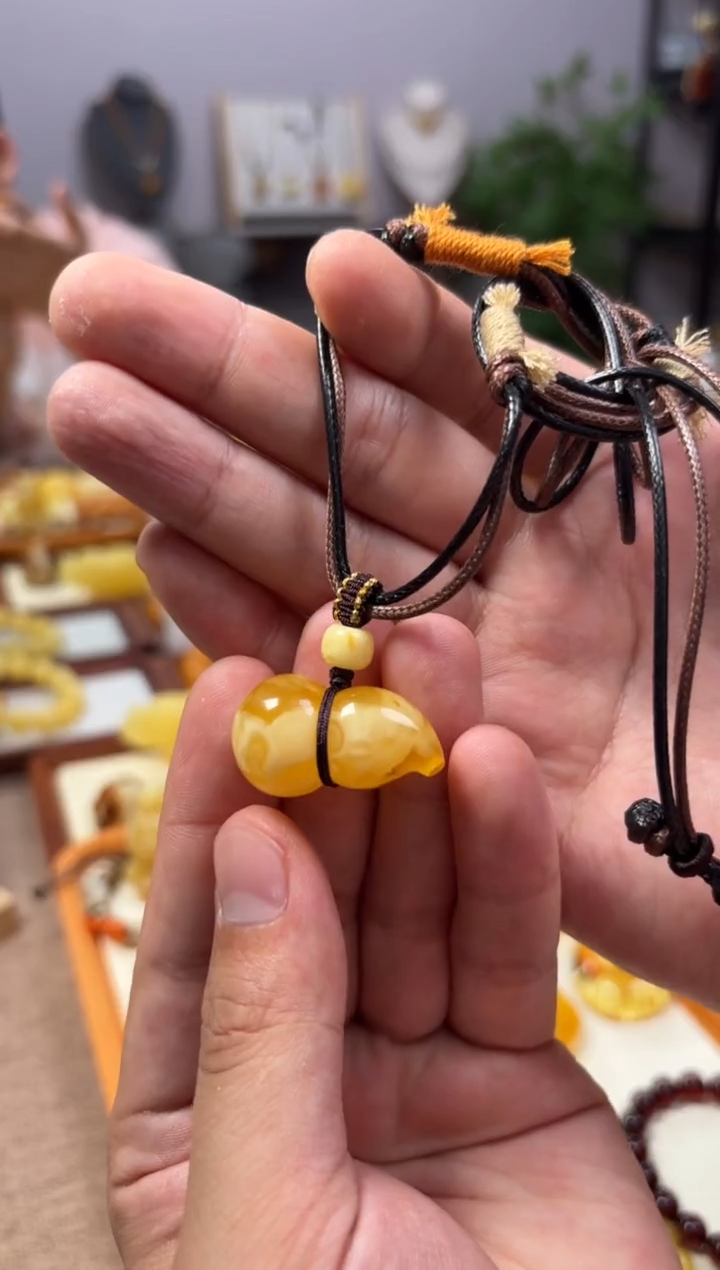 【闪购商品】蜜蜡裸石未镶嵌葫芦