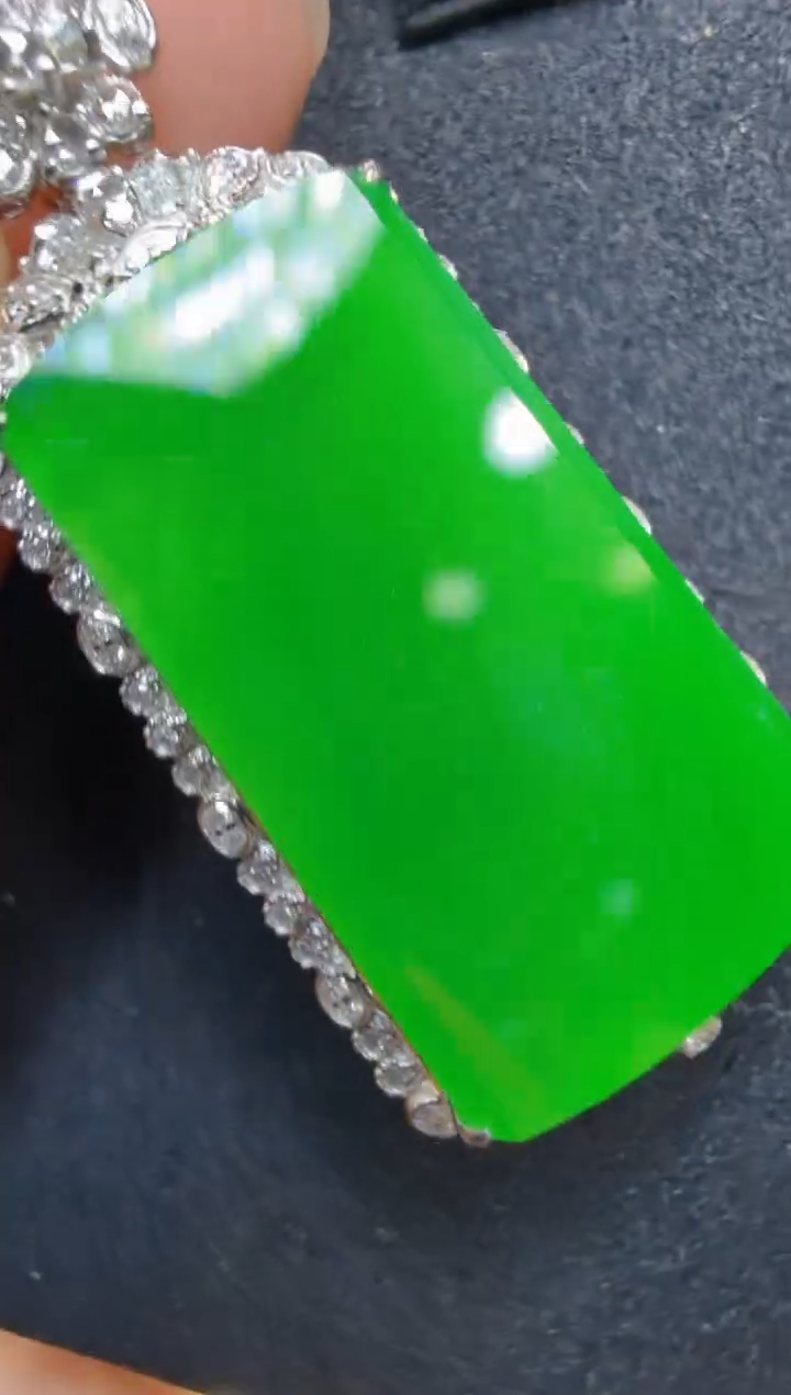 吊坠(不含链)18K金镶嵌翡翠多样性团购发一件