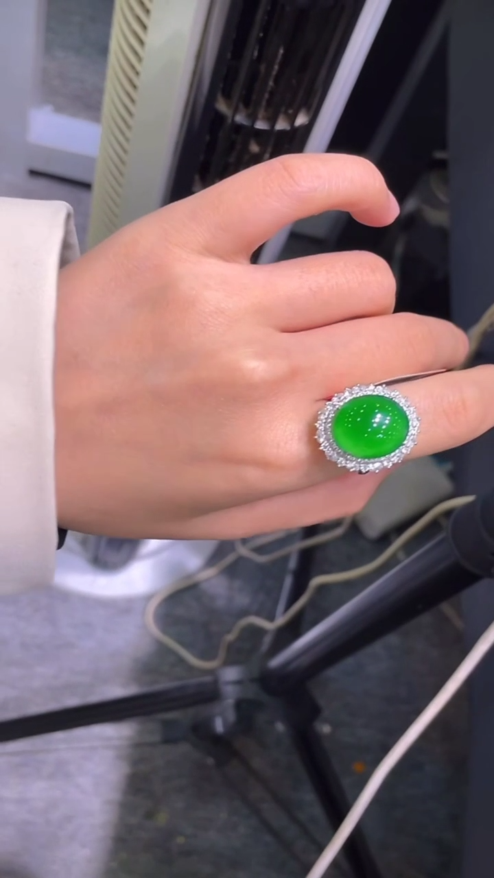 【闪购商品】翡翠颈饰18K金镶嵌天然A货翡翠A6