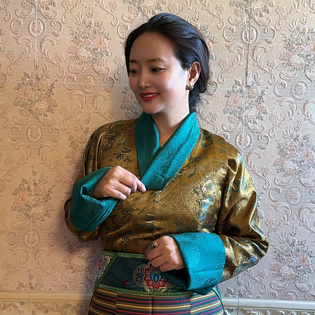 史镜传统精品金线藏服套装