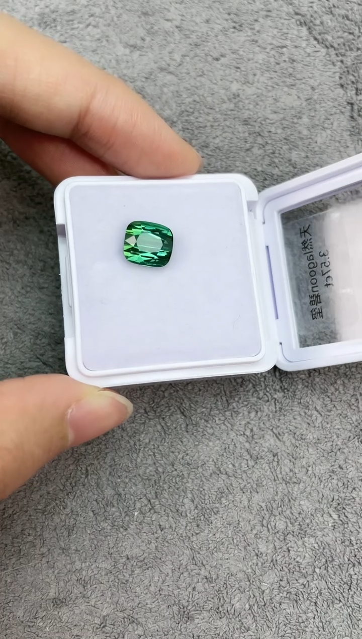 【闪购商品】碧玺裸石未镶嵌3.57克拉