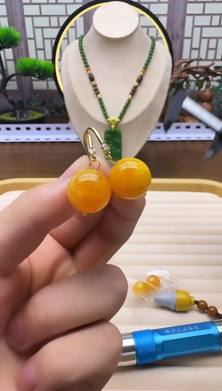 蜜蜡14K金镶嵌耳饰E53       