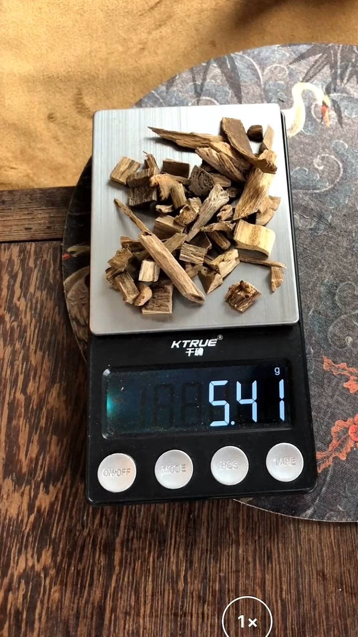 沉香沉香碎屑戒*掉越南芽庄熏香碎料