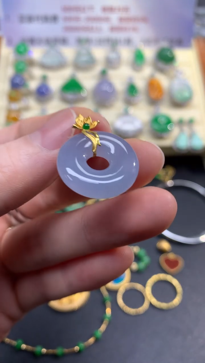 吊坠(不含链)18K金镶嵌翡翠吊坠|2800+140