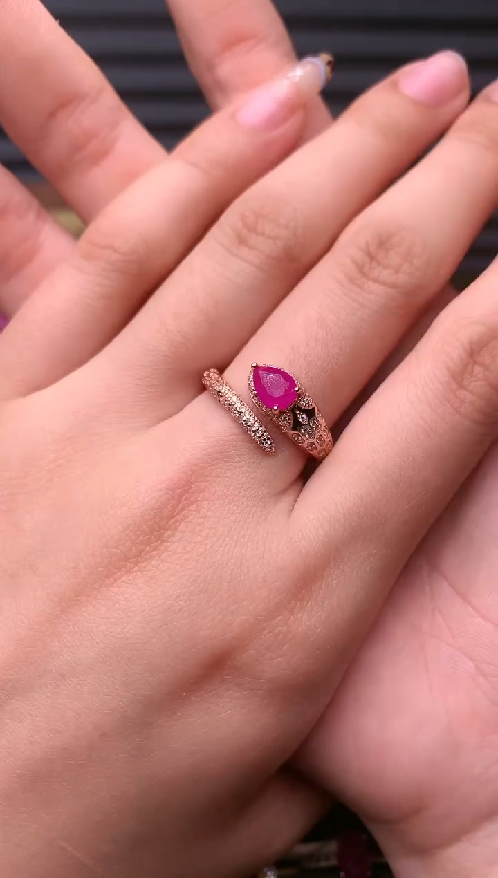 【闪购商品】红宝石戒指银S925镶嵌........