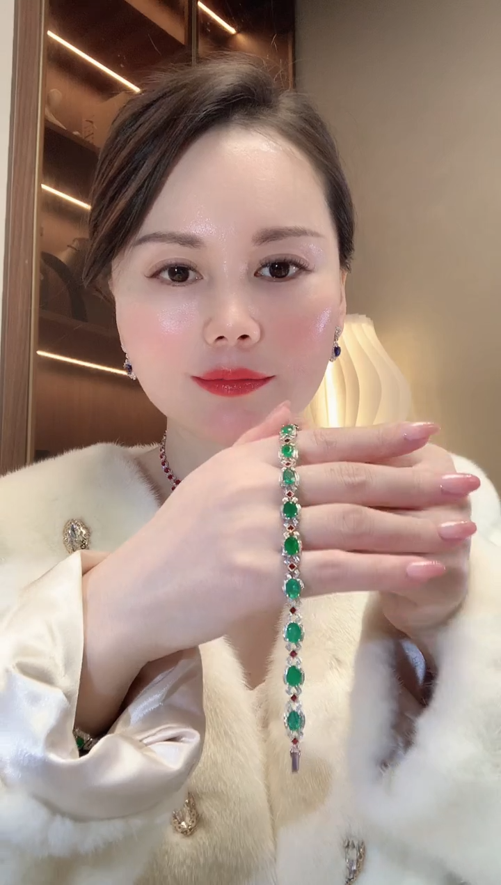 【闪购商品】祖母绿手链18K金镶嵌D81 