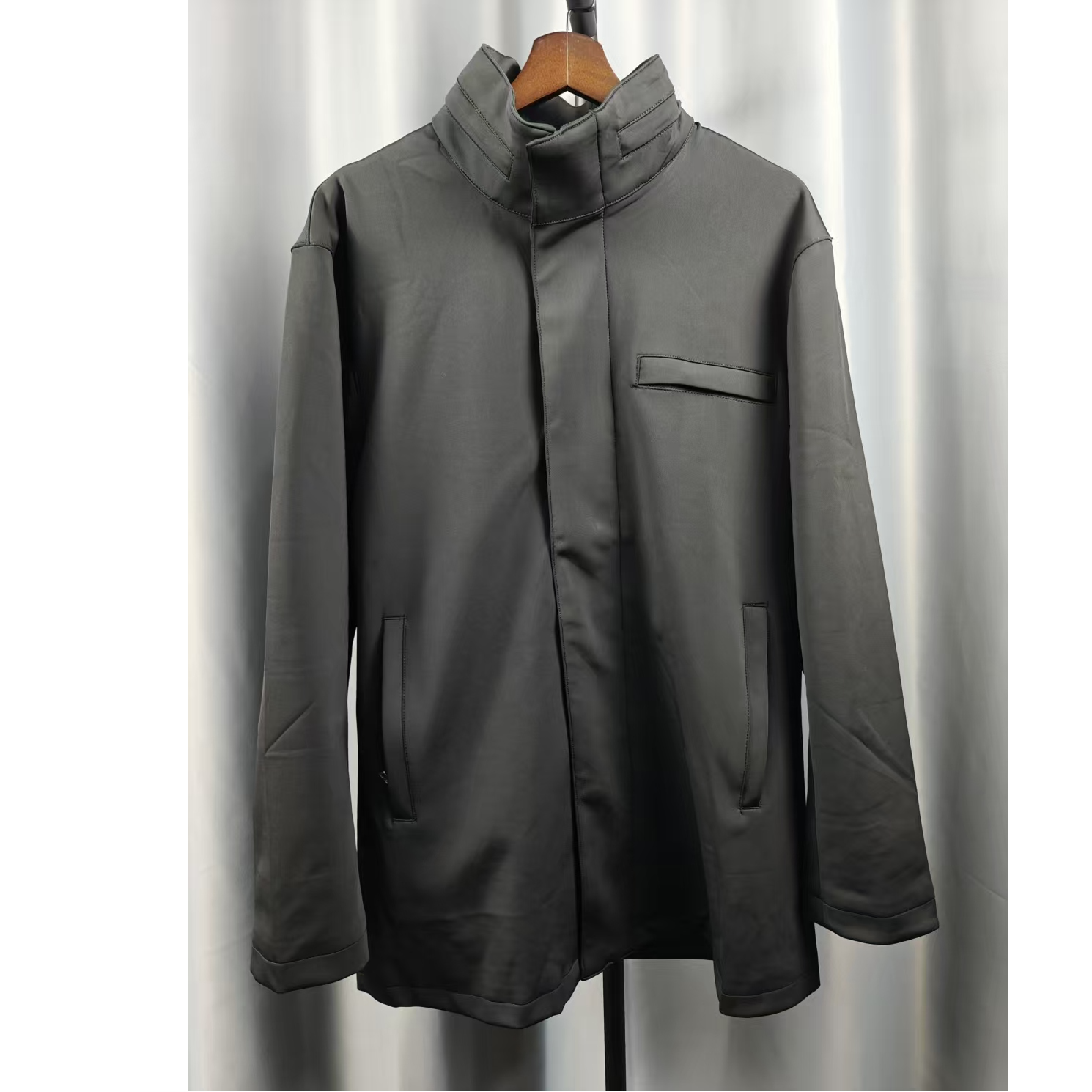 99新 Prada/普拉达 男士春秋立领风衣外套
