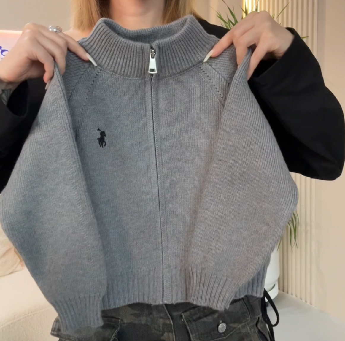 2025年秋冬款儿童韩版刺绣纯色针织休闲时尚百搭拉链儿童毛衣c005