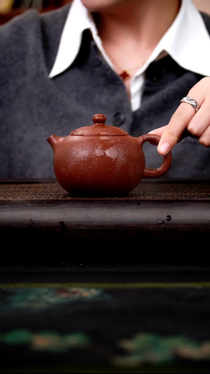 茶壶紫砂二号井底槽青 西施