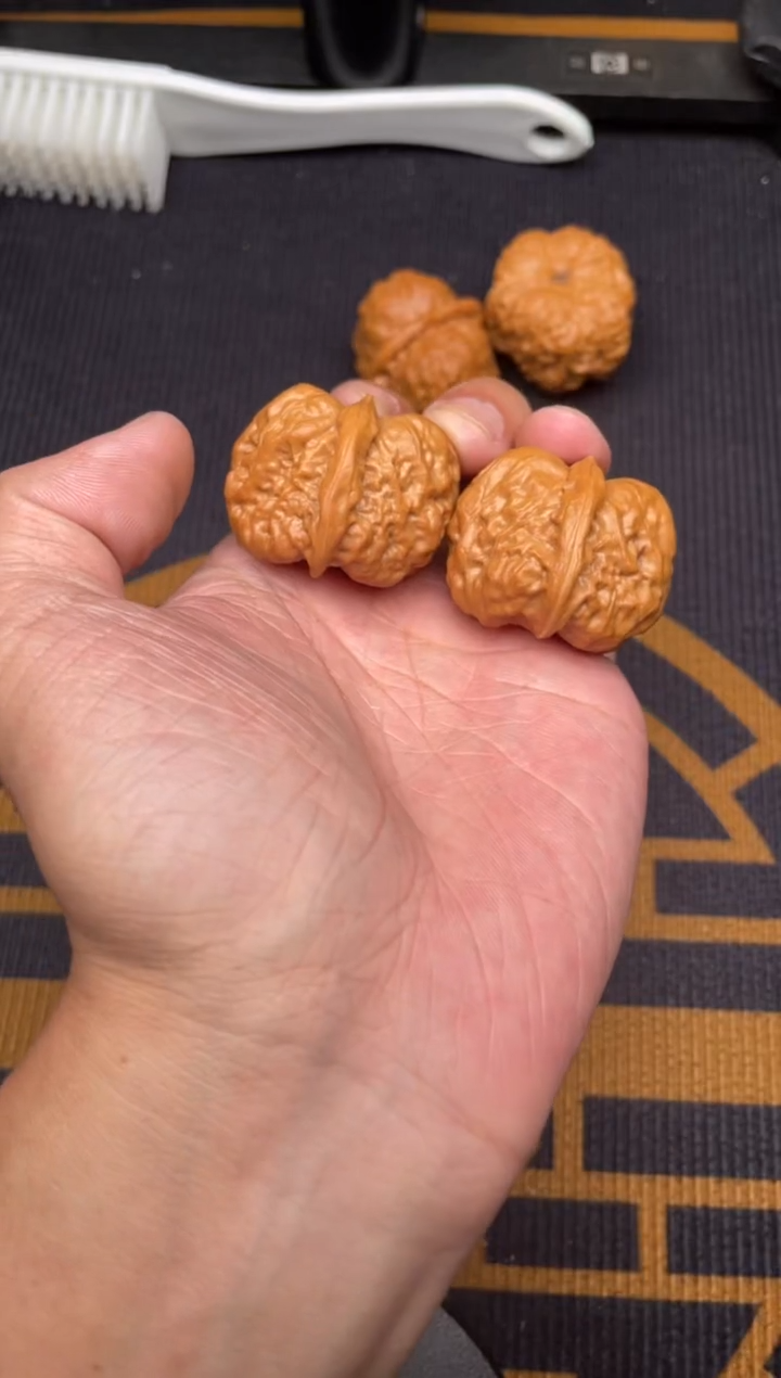 文玩核桃吊坠蛤蟆头保33