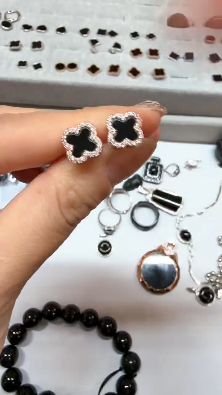 未镶嵌翡翠耳饰三****2墨翠耳钉