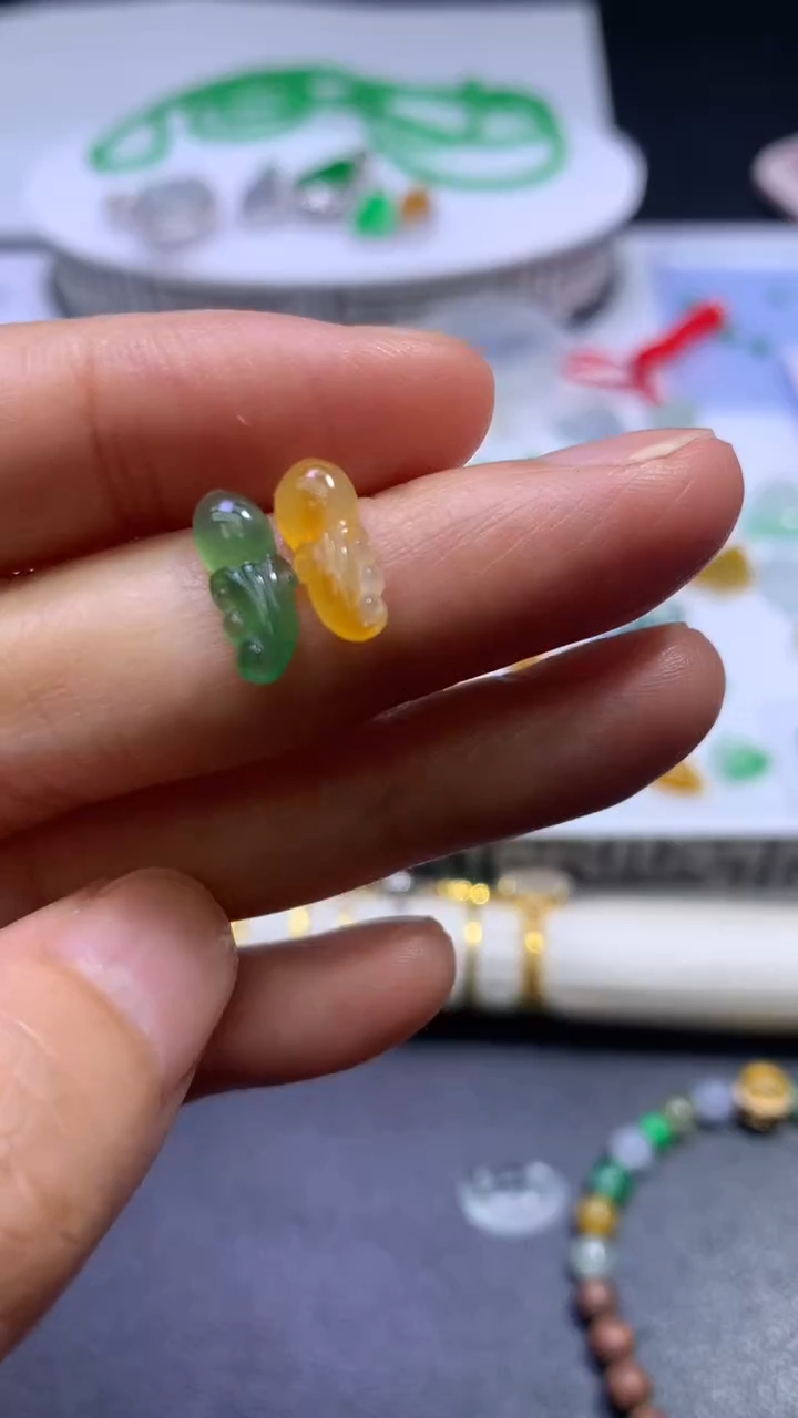 未镶嵌定制翡翠 玉兰花一对