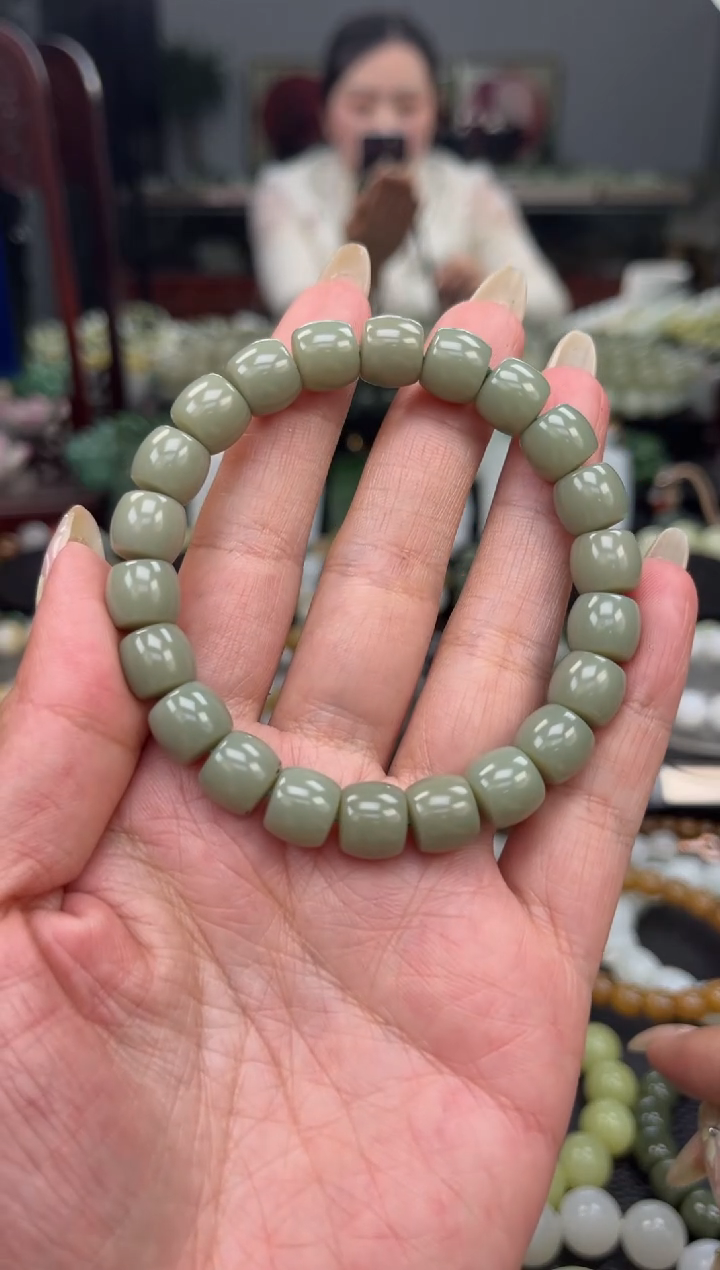 【闪购商品】和田玉手串未镶嵌新疆沙枣青卡10