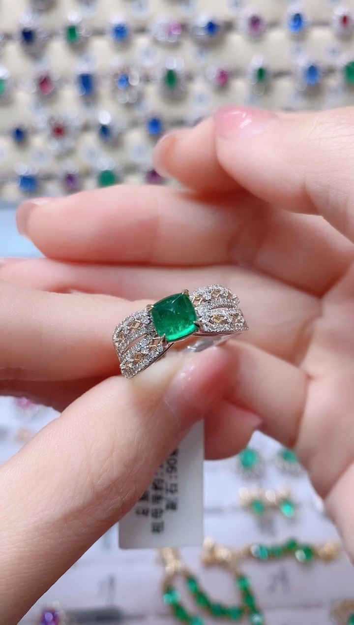 【闪购商品】祖母绿18K金戒指18K金镶嵌1